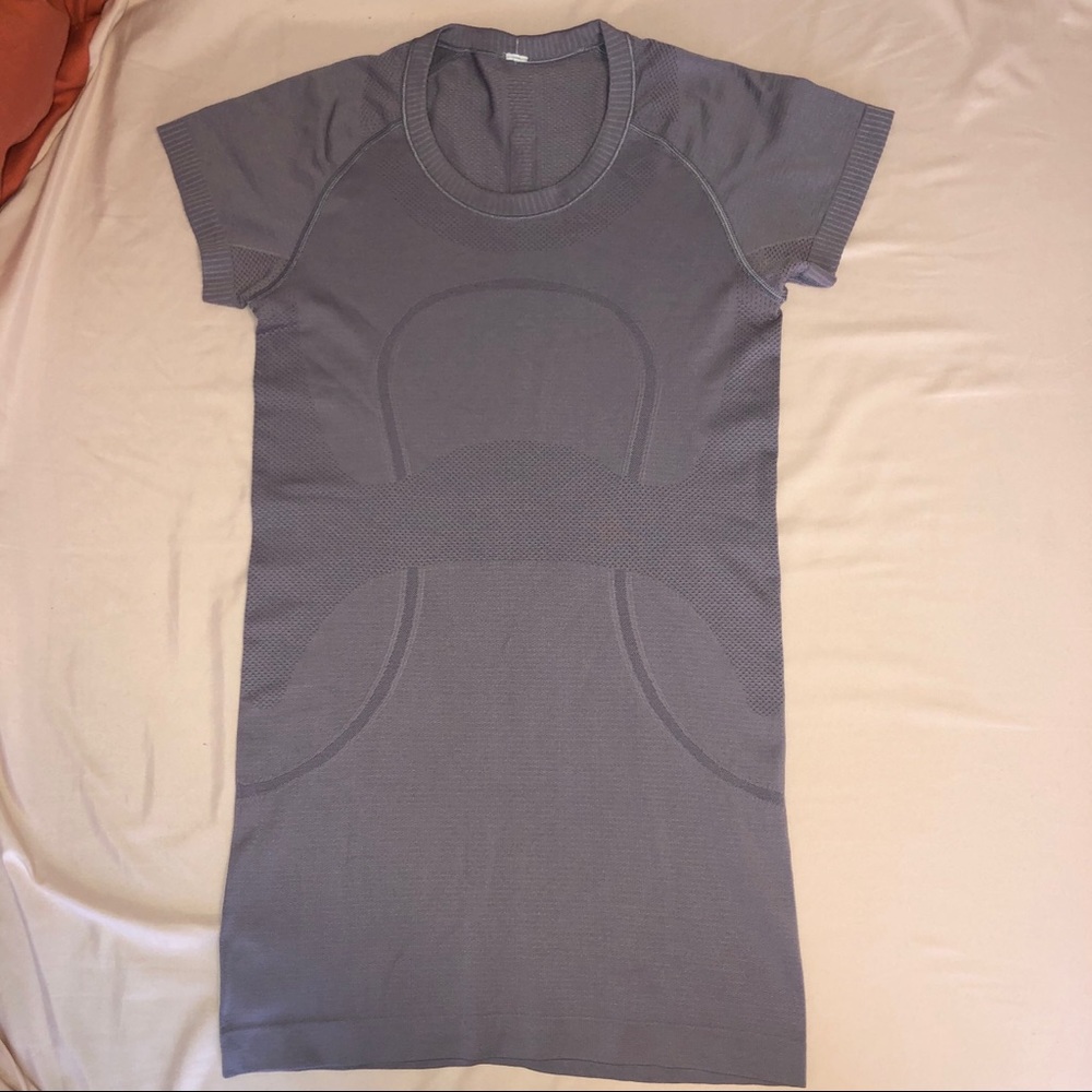 LULULEMON ATHLETICA SHORT SLEEVE WORKOUT TOP